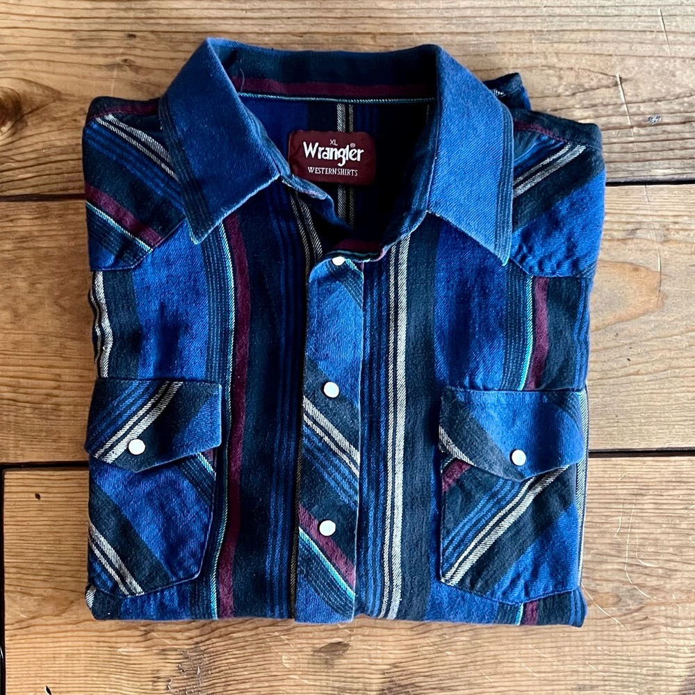 Vintage 90’s Wangler pearl snap XL